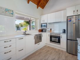 Golden Sands Getaway - Whangamata Holiday Home -  - 1170285 - thumbnail photo 13