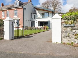 4 bedroom Cottage for rent in Redruth