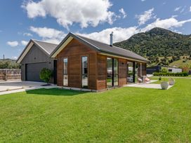 The Alpine Patch - Wanaka Holiday Home -  - 1170842 - thumbnail photo 1