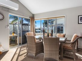 Sunny Daze - Ohope Beach Holiday Home -  - 1170957 - thumbnail photo 4