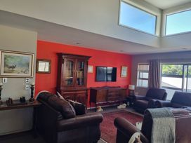 Sunny Daze - Ohope Beach Holiday Home -  - 1170957 - thumbnail photo 3