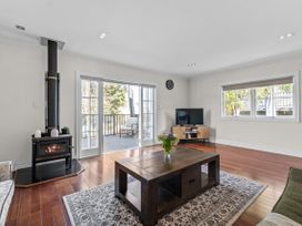 Heritage Charm - New Plymouth Holiday Home -  - 1171118 - thumbnail photo 2