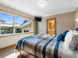 Seaside Weekender - New Plymouth Holiday Home -  - 1171119 - thumbnail photo 12