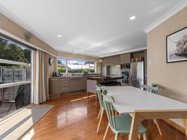 Seaside Weekender - New Plymouth Holiday Home -  - 1171119 - thumbnail photo 10