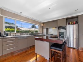 Seaside Weekender - New Plymouth Holiday Home -  - 1171119 - thumbnail photo 9
