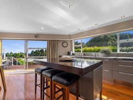 Seaside Weekender - New Plymouth Holiday Home -  - 1171119 - thumbnail photo 8