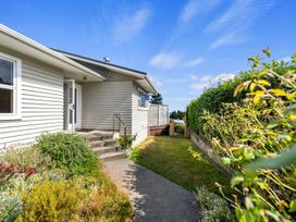 Seaside Weekender - New Plymouth Holiday Home -  - 1171119 - thumbnail photo 25