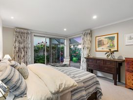 Serene Retreat - Papamoa Beach Holiday Home -  - 1171186 - thumbnail photo 9