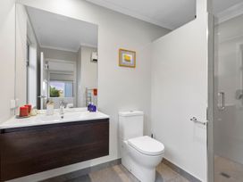 Serene Retreat - Papamoa Beach Holiday Home -  - 1171186 - thumbnail photo 12