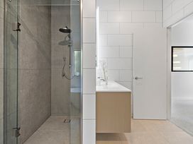 Luxury Remuera Brand New Auckland Holiday Home -  - 1171267 - thumbnail photo 18