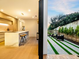 Luxury Remuera Brand New Auckland Holiday Home -  - 1171267 - thumbnail photo 5