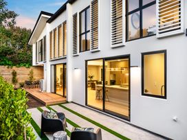 Luxury Remuera Brand New Auckland Holiday Home -  - 1171267 - thumbnail photo 1
