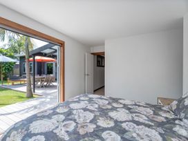 Summer Lane Bliss - Tairua Holiday Home -  - 1171271 - thumbnail photo 17