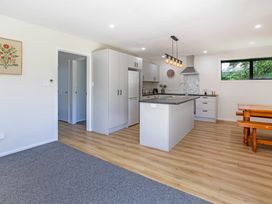 Modern Comfort - Ashburton Holiday Home -  - 1171354 - thumbnail photo 12