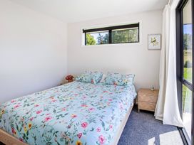 Modern Comfort - Ashburton Holiday Home -  - 1171354 - thumbnail photo 13
