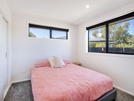 Modern Comfort - Ashburton Holiday Home -  - 1171354 - thumbnail photo 17