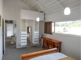 Tawa Retreat - Wellington Holiday Home -  - 1171438 - thumbnail photo 11