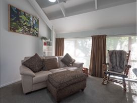 Tawa Retreat - Wellington Holiday Home -  - 1171438 - thumbnail photo 8