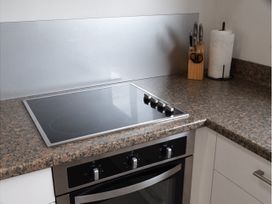 Tawa Retreat - Wellington Holiday Home -  - 1171438 - thumbnail photo 5