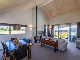 Ohakune Holiday Home Retreat with Hot Tub -  - 1171439 - thumbnail photo 8