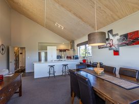 Ohakune Holiday Home Retreat with Hot Tub -  - 1171439 - thumbnail photo 9