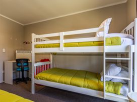 Ohakune Holiday Home Retreat with Hot Tub -  - 1171439 - thumbnail photo 17