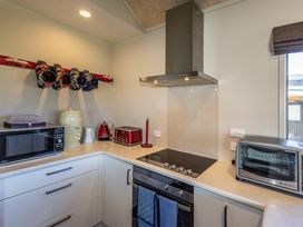 Ohakune Holiday Home Retreat with Hot Tub -  - 1171439 - thumbnail photo 6