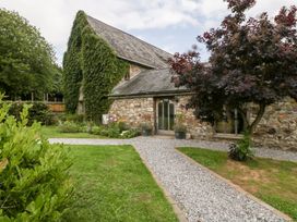 6 bedroom Cottage for rent in Usk