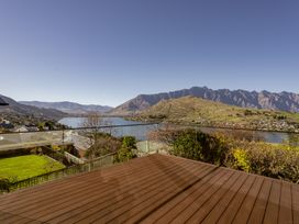 Hensman House - Queenstown Holiday Home -  - 1171742 - thumbnail photo 1