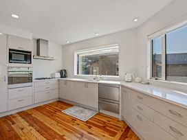 Hensman House - Queenstown Holiday Home -  - 1171742 - thumbnail photo 13