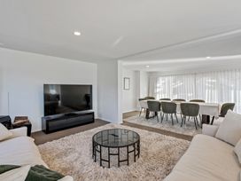 Hensman House - Queenstown Holiday Home -  - 1171742 - thumbnail photo 10