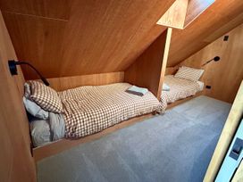 Cedarwood Retreat - Castle Hill Holiday Home -  - 1171837 - thumbnail photo 11