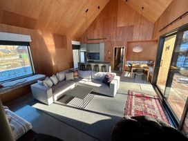 Cedarwood Retreat - Castle Hill Holiday Home -  - 1171837 - thumbnail photo 8