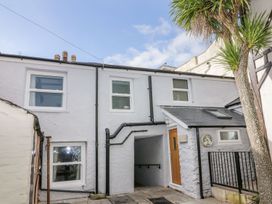 2 bedroom Cottage for rent in Torquay