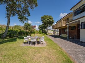 Seascape Beachfront B - Whangamata Holiday Unit -  - 1171972 - thumbnail photo 2