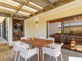 Seascape Beachfront B - Whangamata Holiday Unit -  - 1171972 - thumbnail photo 8