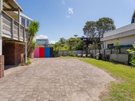 Seascape Beachfront C - Whangamata Holiday Unit -  - 1171973 - thumbnail photo 2