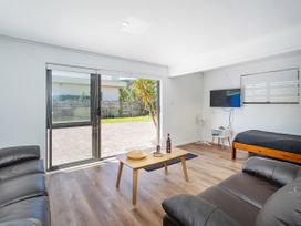 Seascape Beachfront C - Whangamata Holiday Unit -  - 1171973 - thumbnail photo 9