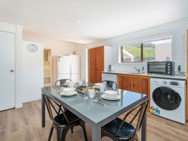 Seascape Beachfront C - Whangamata Holiday Unit -  - 1171973 - thumbnail photo 11