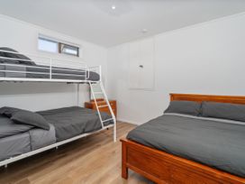 Seascape Beachfront C - Whangamata Holiday Unit -  - 1171973 - thumbnail photo 12