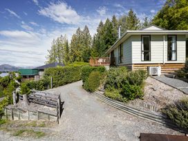 Elks Retreat Hanmer Springs Holiday Home -  - 1172032 - thumbnail photo 1