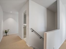 Explorer’s Rest - Wanaka Holiday Home -  - 1172123 - thumbnail photo 12