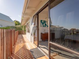 Sunshine Grove Retreat - Onemana Holiday Home -  - 1172387 - thumbnail photo 10