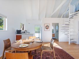 Sunshine Grove Retreat - Onemana Holiday Home -  - 1172387 - thumbnail photo 5