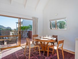 Sunshine Grove Retreat - Onemana Holiday Home -  - 1172387 - thumbnail photo 6