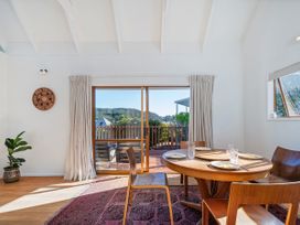 Sunshine Grove Retreat - Onemana Holiday Home -  - 1172387 - thumbnail photo 11
