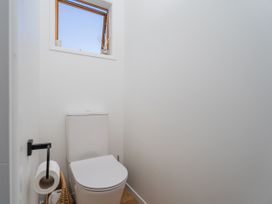Sunshine Grove Retreat - Onemana Holiday Home -  - 1172387 - thumbnail photo 24