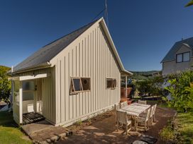 Sunshine Grove Retreat - Onemana Holiday Home -  - 1172387 - thumbnail photo 26