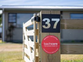 The Crib Haven – Te Anau Holiday Home -  - 1172567 - thumbnail photo 2
