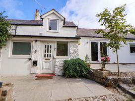 3 bedroom Cottage for rent in Holywell